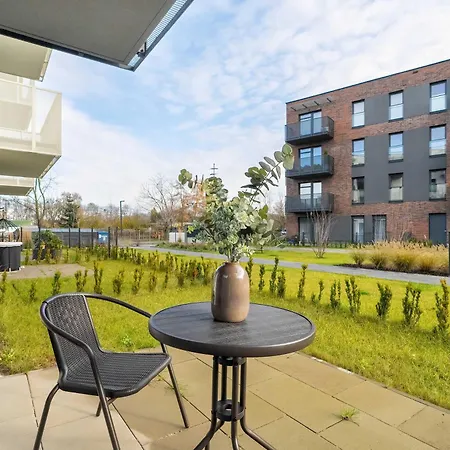 Prestigious With Terrace And Parking Close To The Airport By Renters Prestige Poznan