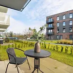 Prestigious With Terrace And Parking Close To The Airport By Renters Prestige Poznan