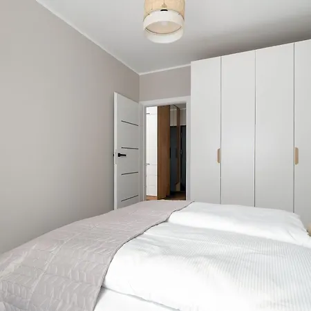 Prestigious With Terrace And Parking Close To The Airport By Renters Prestige Daire *