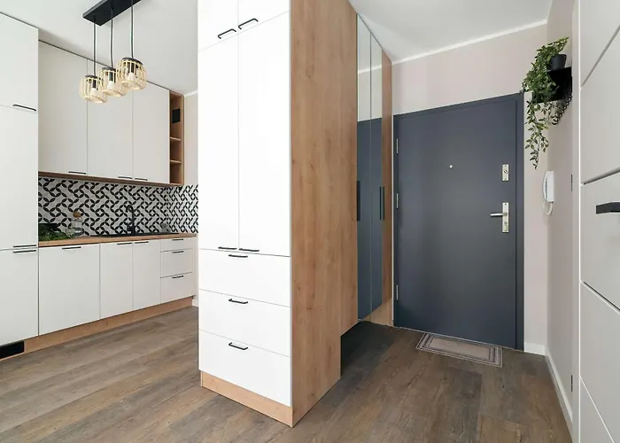 Prestigious With Terrace And Parking Close To The Airport By Renters Prestige Poznań