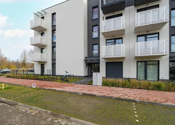 Prestigious With Terrace And Parking Close To The Airport By Renters Prestige Apartman Poznań